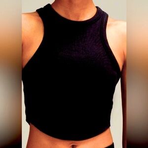 LULULEMON HOLD TIGHT CROPPED TANK BLACK COLOR NWT